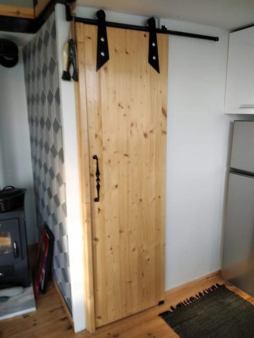Εσωτερική ξύλινη πόρτα